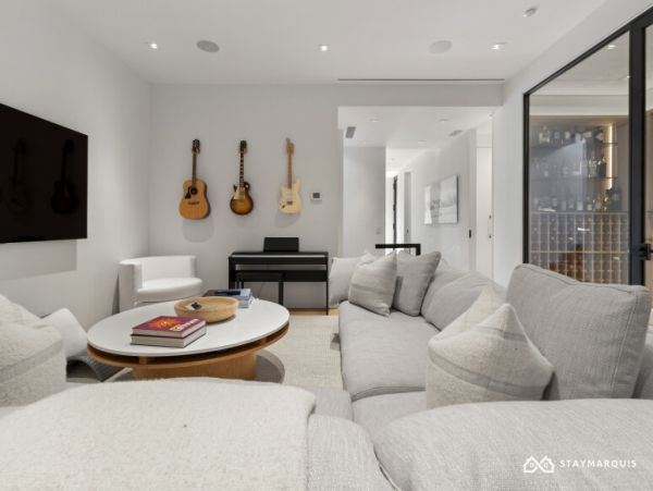 Hamptons Home 1020372