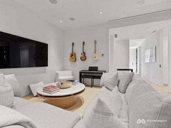 Hamptons Home 1020372