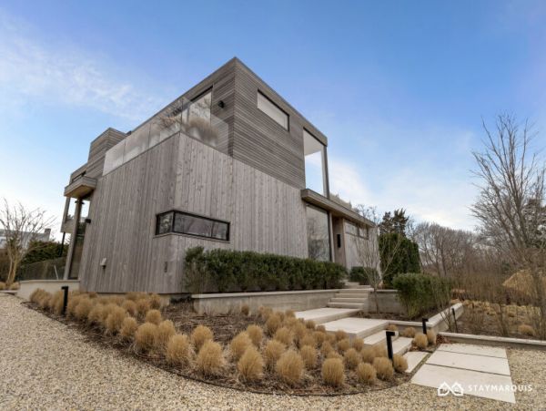 Hamptons Home 1020372