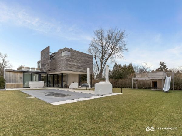 Hamptons Home 1020372