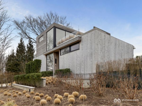 Hamptons Home 1020372