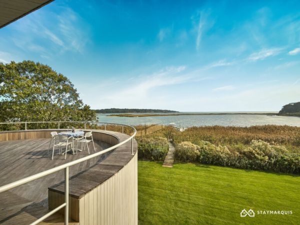 Hamptons Home 1020373
