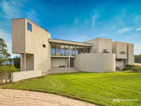 Hamptons Home 1020373