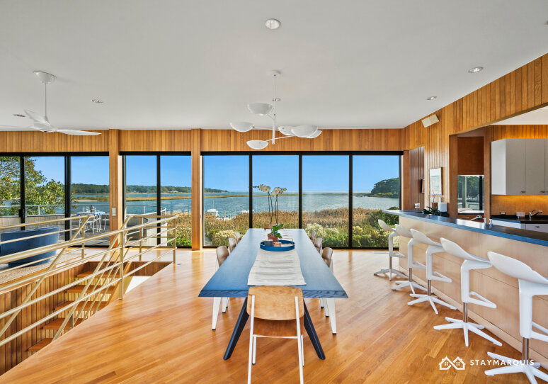 Hamptons Home 1020373
