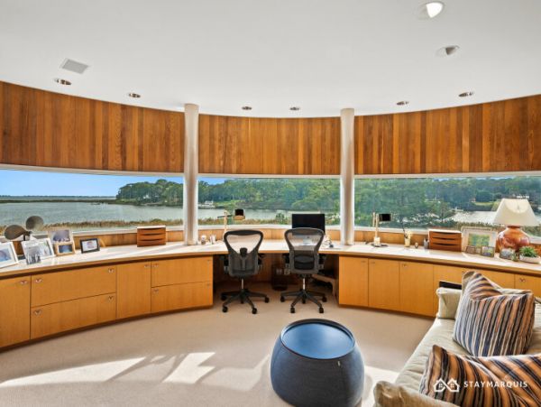 Hamptons Home 1020373