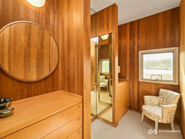 Hamptons Home 1020373