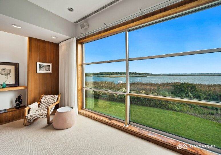 Hamptons Home 1020373