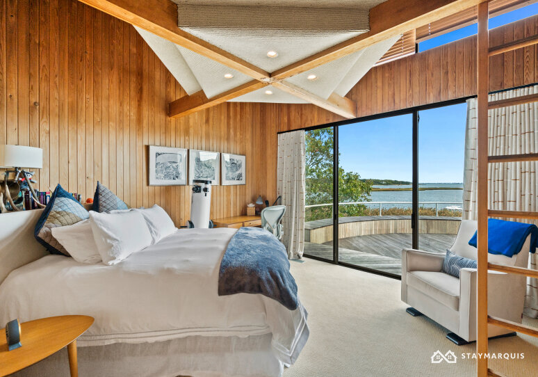 Hamptons Home 1020373