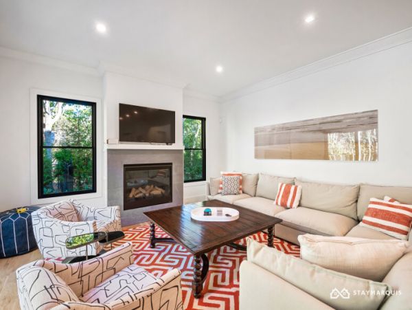 Hamptons Home 1020374