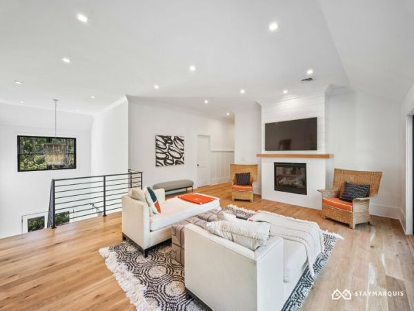 Hamptons Home 1020374