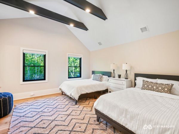Hamptons Home 1020374