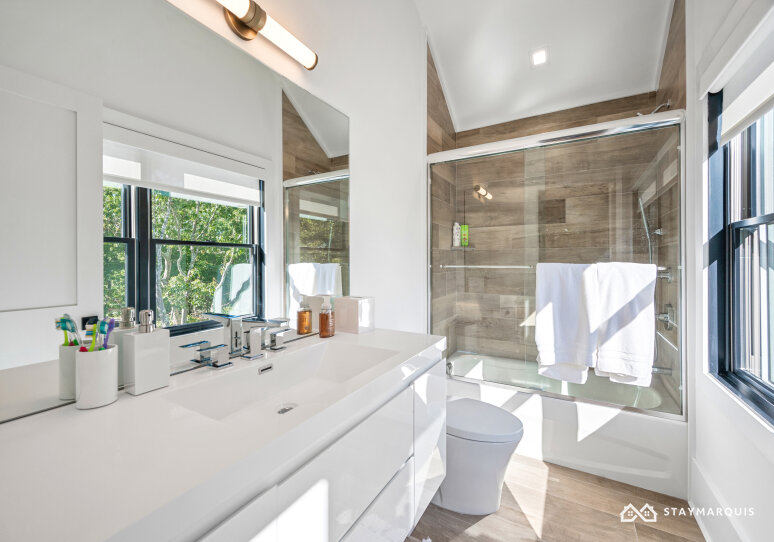 Hamptons Home 1020374