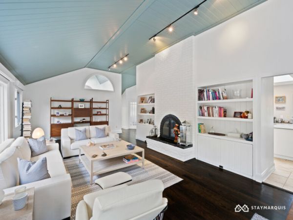 Hamptons Home 1020375
