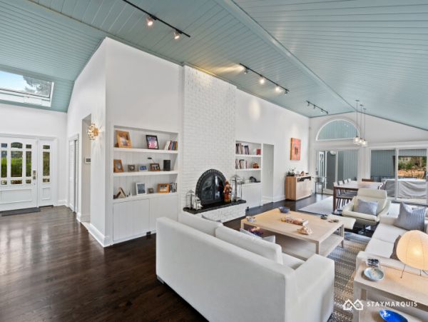 Hamptons Home 1020375