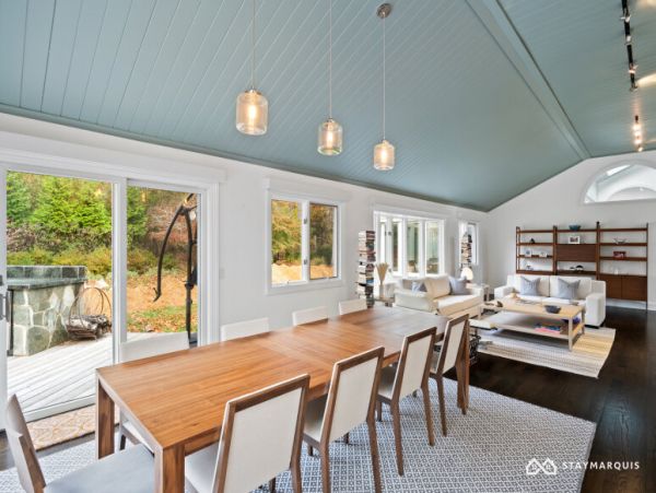 Hamptons Home 1020375