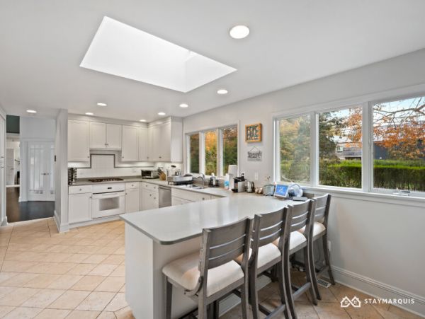 Hamptons Home 1020375