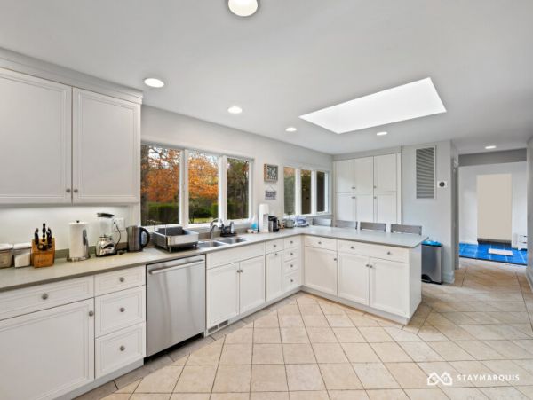 Hamptons Home 1020375