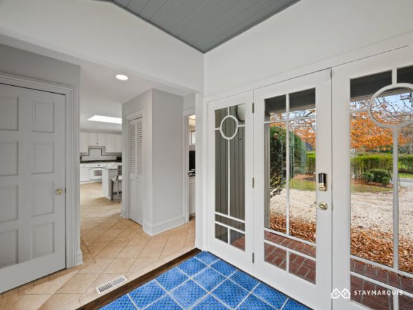Hamptons Home 1020375