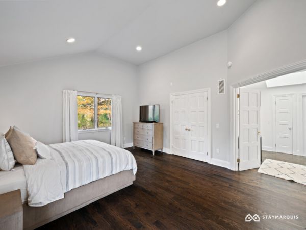 Hamptons Home 1020375