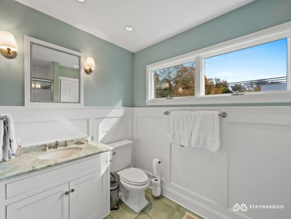 Hamptons Home 1020375