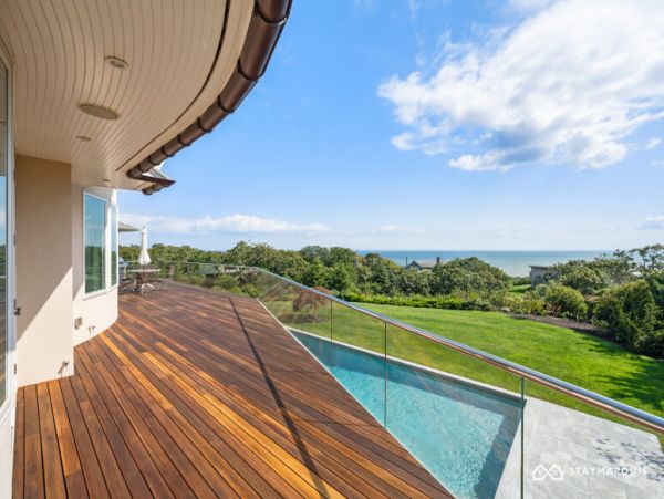 Hamptons Home 1020376