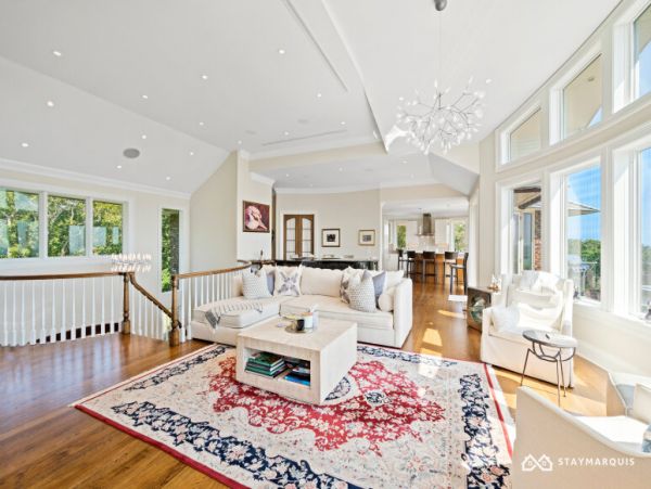 Hamptons Home 1020376