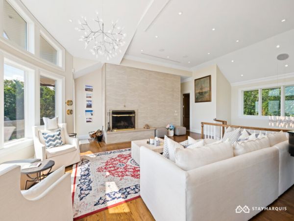 Hamptons Home 1020376