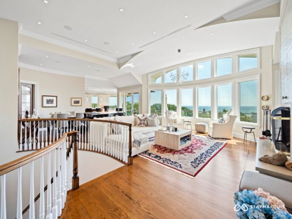 Hamptons Home 1020376