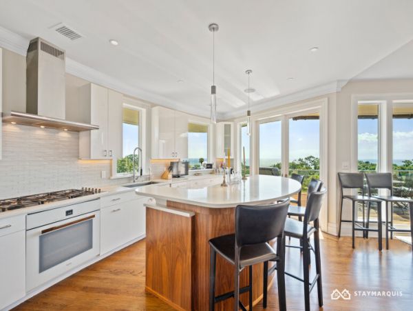Hamptons Home 1020376