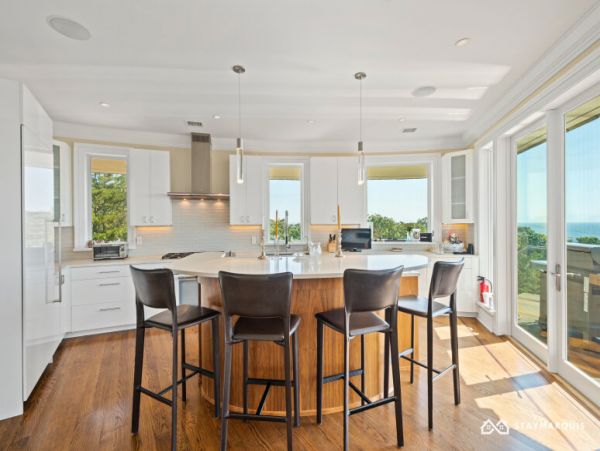 Hamptons Home 1020376