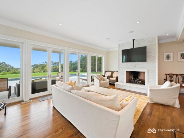 Hamptons Home 1020376