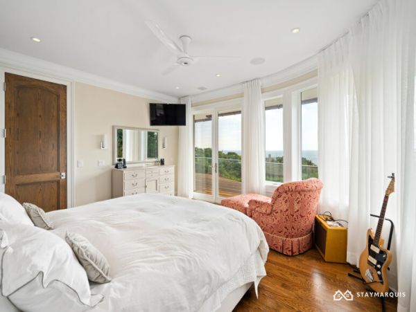 Hamptons Home 1020376