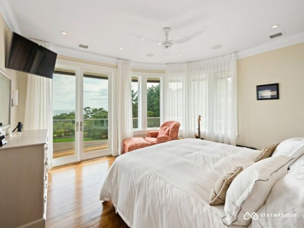 Hamptons Home 1020376