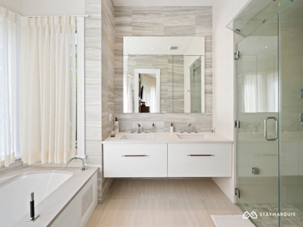 Hamptons Home 1020376