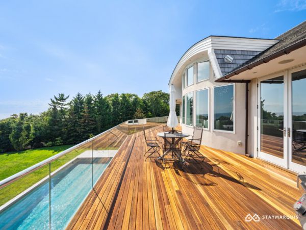 Hamptons Home 1020376