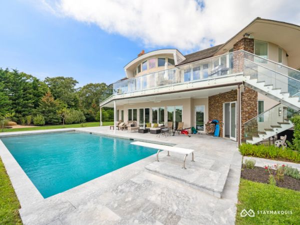 Hamptons Home 1020376