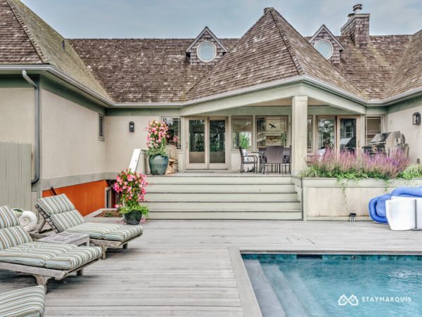 Hamptons Home 1020377