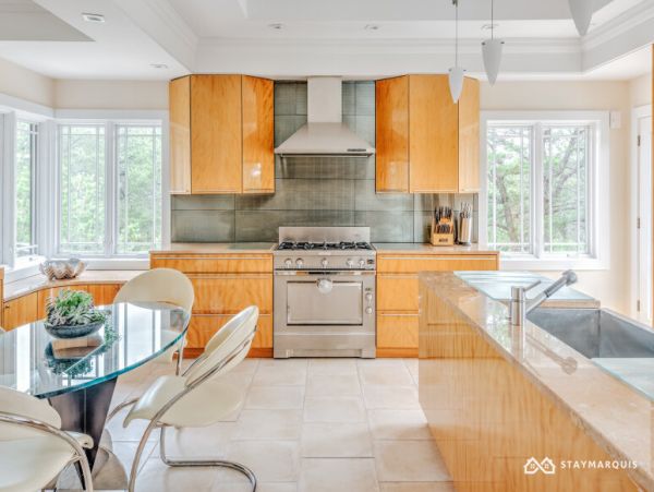 Hamptons Home 1020377