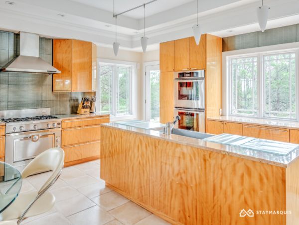 Hamptons Home 1020377