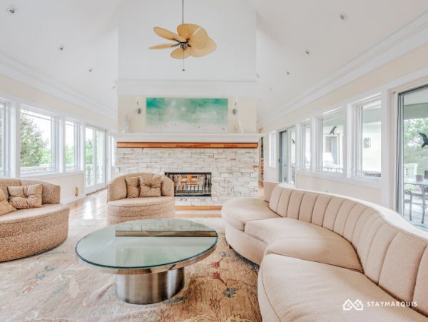Hamptons Home 1020377