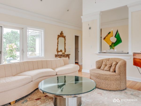 Hamptons Home 1020377