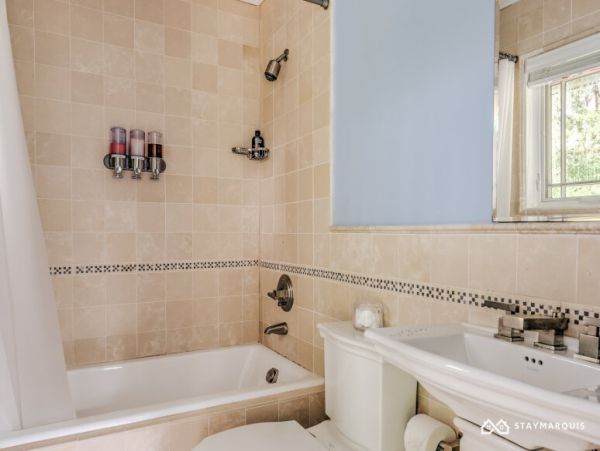 Hamptons Home 1020377