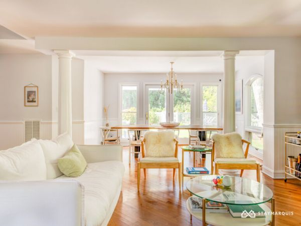 Hamptons Home 1020379