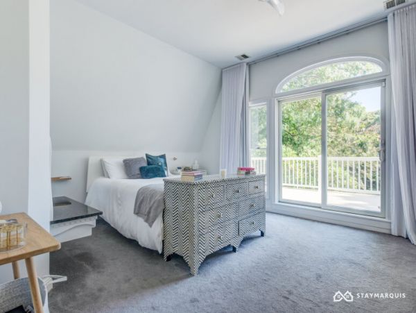 Hamptons Home 1020379