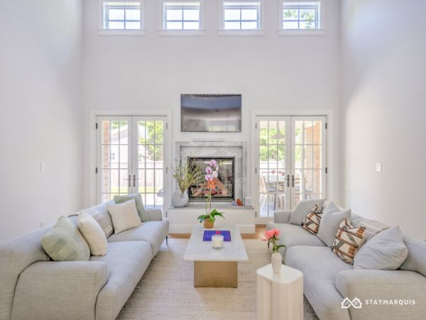 Hamptons Home 1020380