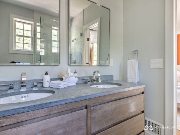 Hamptons Home 1020380