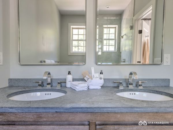 Hamptons Home 1020380