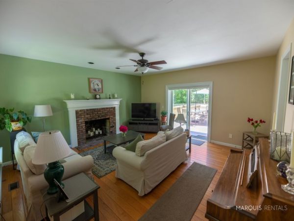 Hamptons Home 1020381