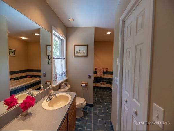 Hamptons Home 1020381