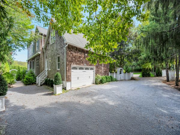 Southampton Luxury Vacation Rental - Hamptons Home with Pool & Spa